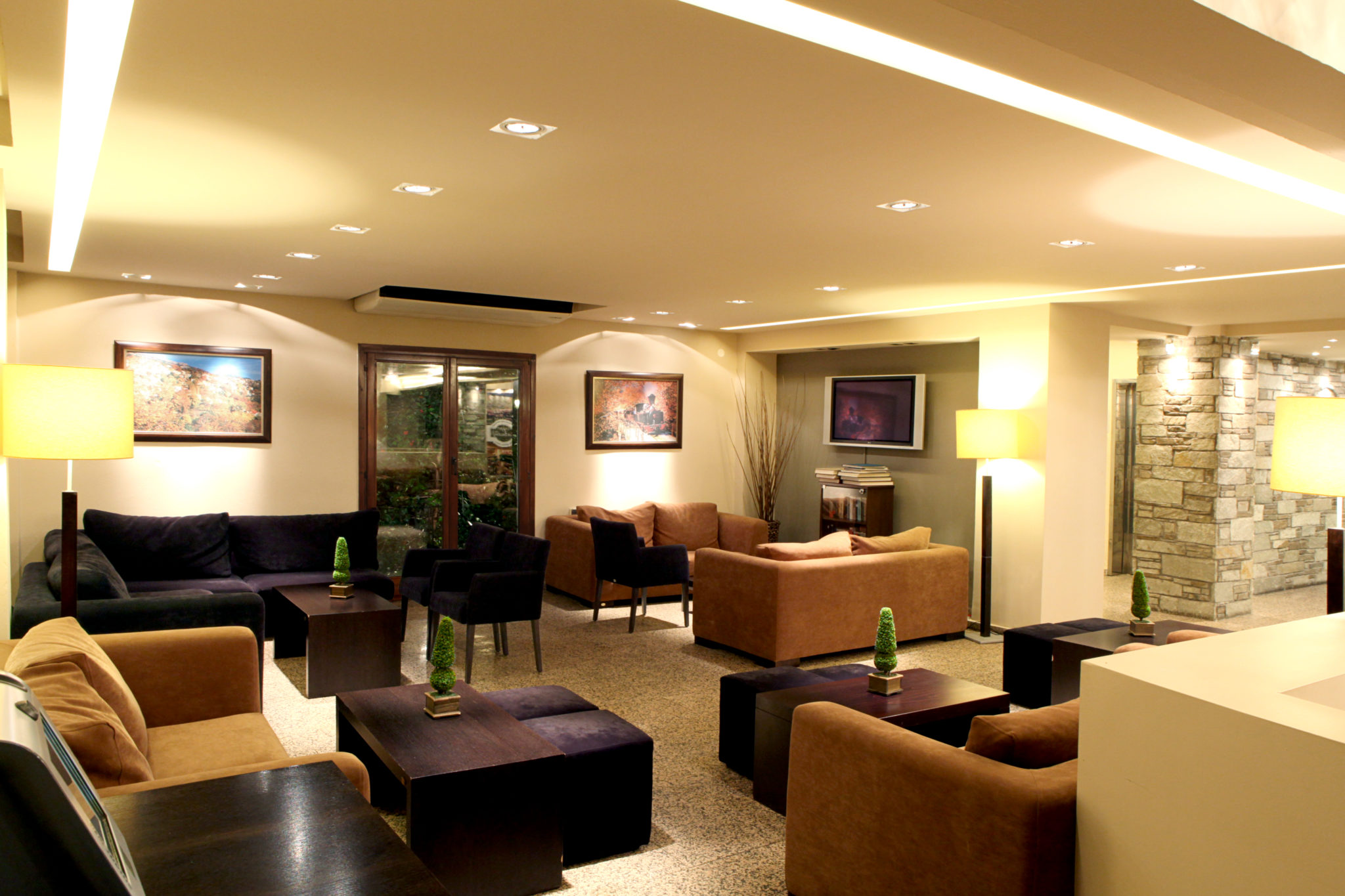 HOTEL LOBBY
